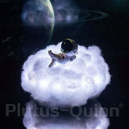 The KiddyGoods™ Astronaut in The Clouds Lamp